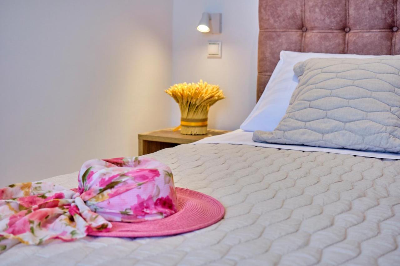 Sunflower Suites Gouvia Corfu Exterior foto